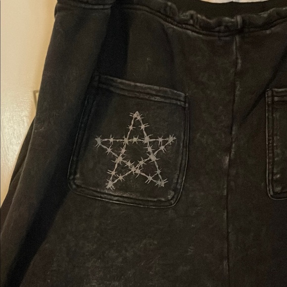 Black Skull & Barbed Wire Girls Wide Leg Lounge Pants Plus Size - Picture 4 of 7